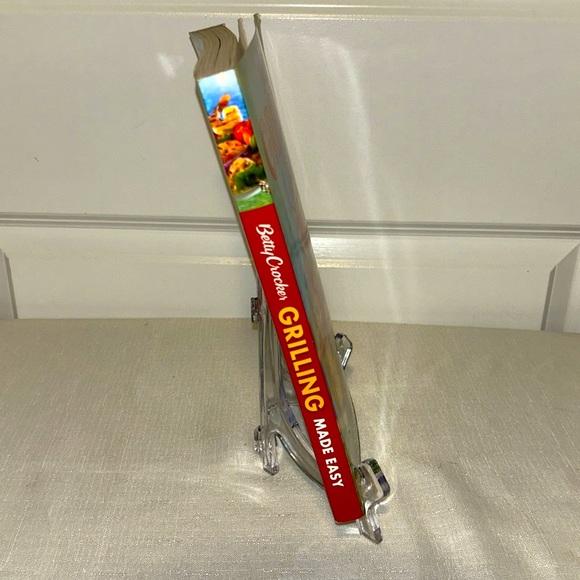 Betty Crocker Grilling Made Easy ©️2005 Vintage Cookbook - Picture 2 of 9